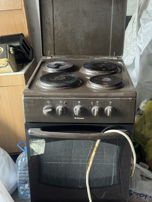 Продам срочно электроплиту в рабочем состоянии