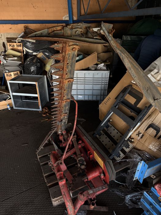 •	Cositoare Tonnutti tractor – bară cu cuțite