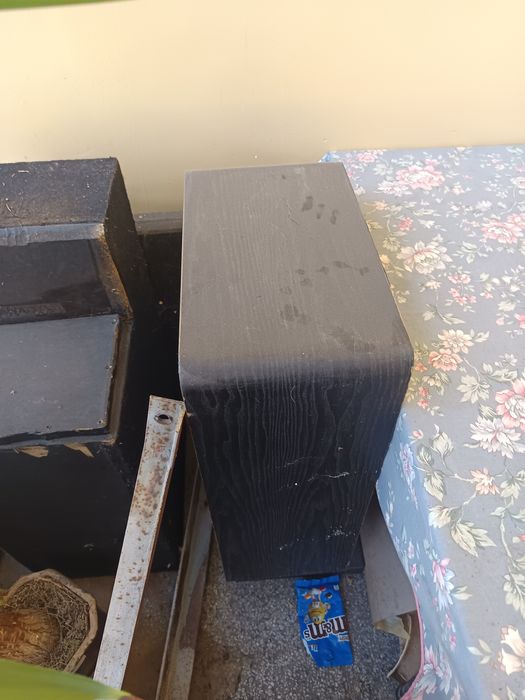 Две големи кутии за тонколони