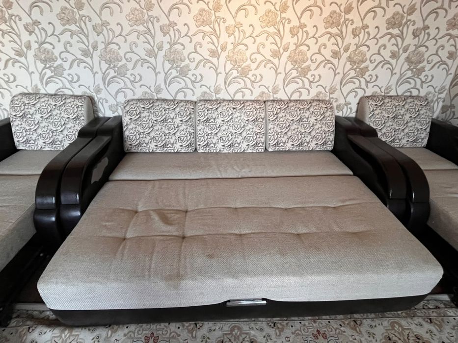 Продам диван в хорошем состояние