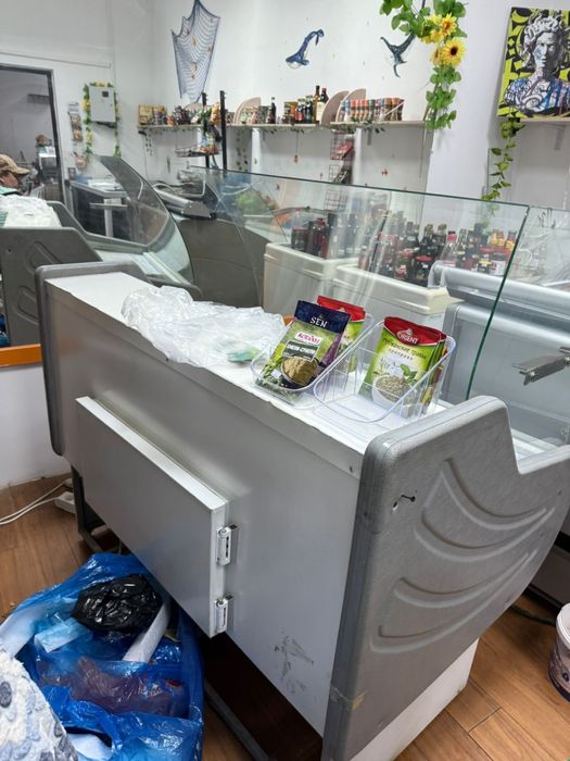 Продам витрины 2 шт