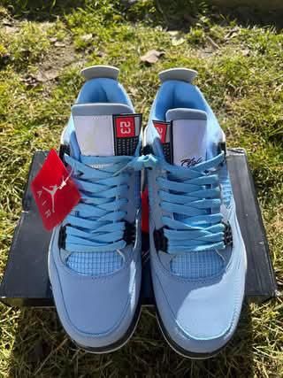 Nike Jordan 4 university blue