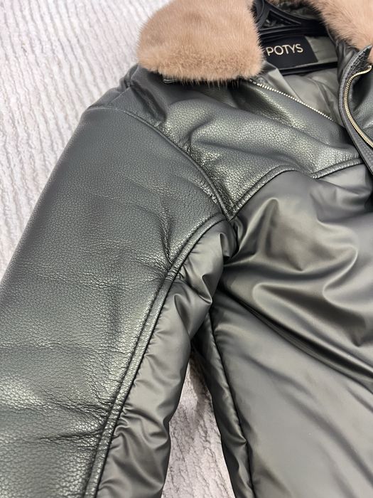 Продам куртку женскую