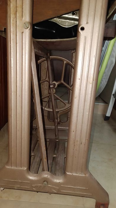 Стара ретро шевна машина