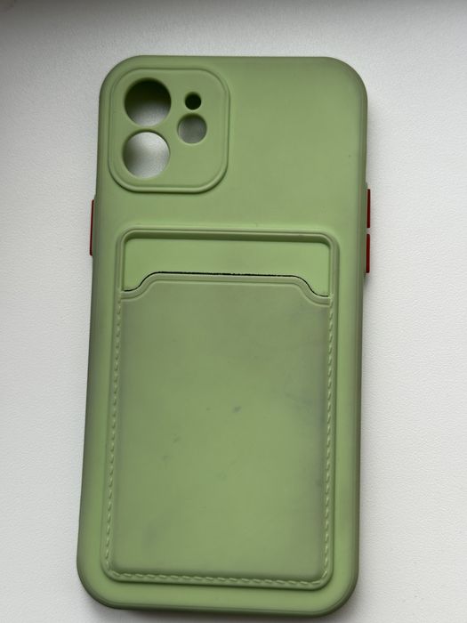 Чехлы на айфон 12