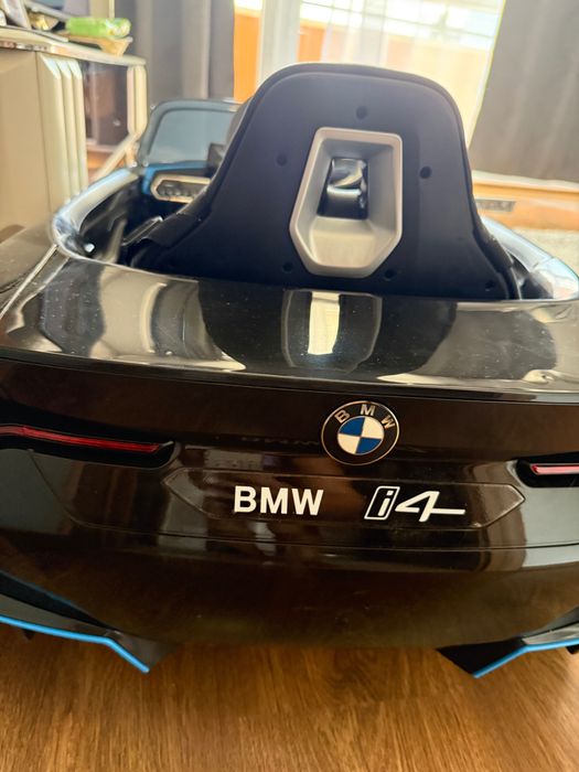 Акумулаторна кола BMW i 4 черен