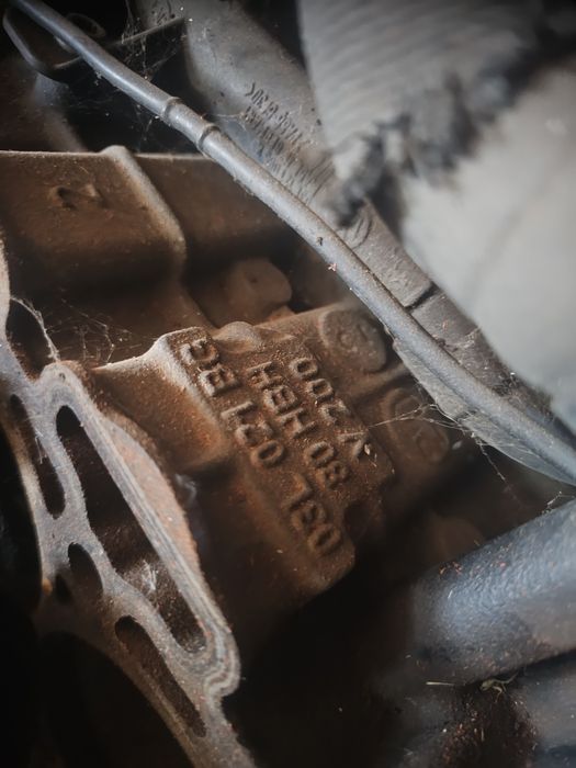 Bloc motor cu vibrochen si pistoane 03G021BG  2.0 tdi CAG