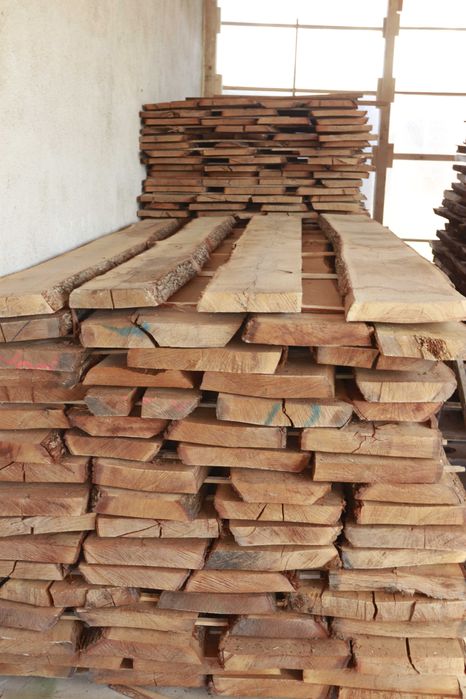 Дъбов , буков материал и дърводелски услуги