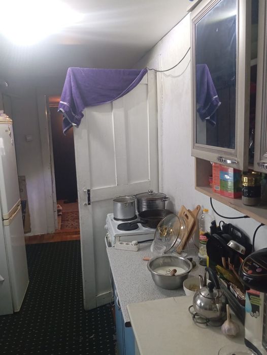 Продам дом на восточных дачах у дороги.