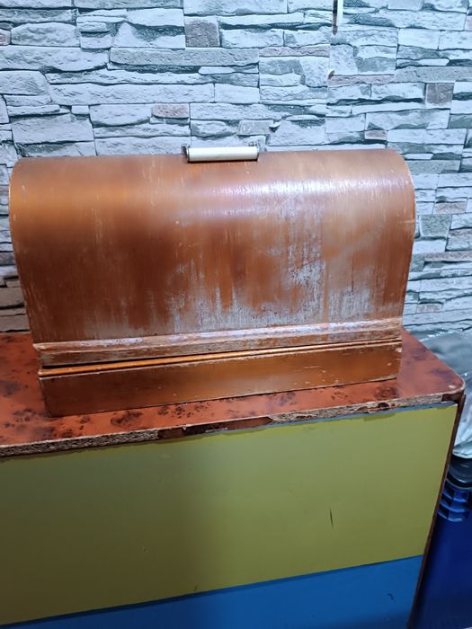 Продам швейную машинку