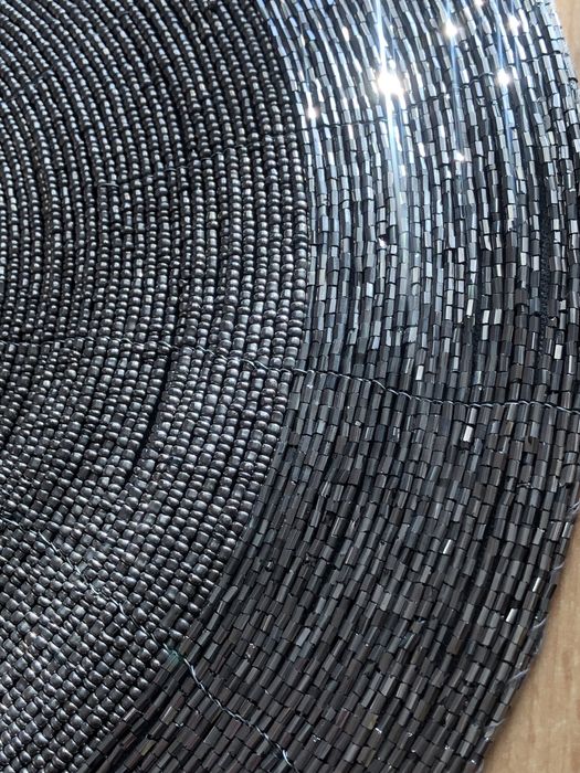 Подставка  из бисера под горячее ОАЭ 10000т