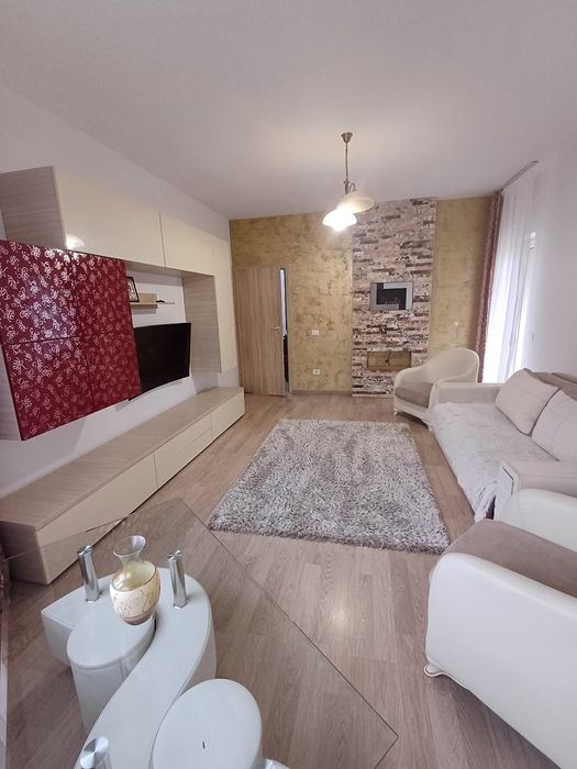 Apartament de închiriat în Tractorul