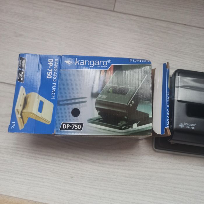 Дырокол канцелярский kangaro 750