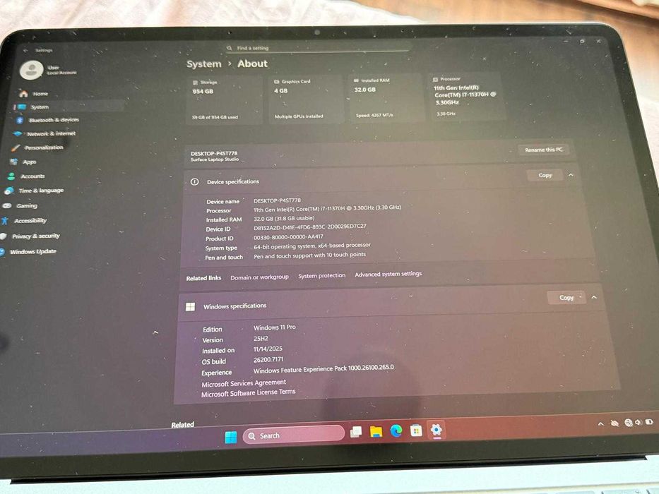 Microsoft Surface Laptop Studio – i7 / 32GB RAM / 1TB SSD / GPU