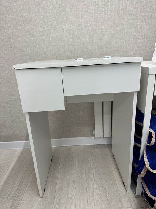 Продам туалетный столик