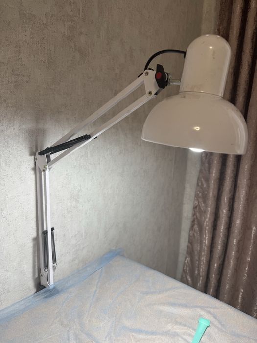 Настольная лампа.