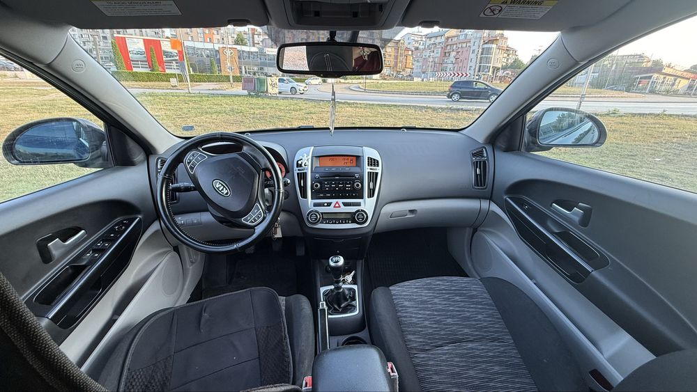 Автомобил Kia Ceed бензин