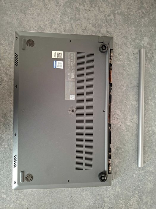 Laptop Lenovo ThinkBook 15 G2 ARE cu procesor AMD Ryzen 5 4500U DEFECT