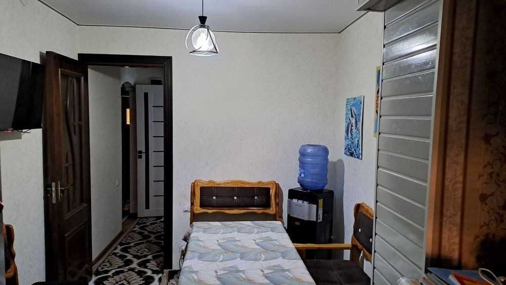 Продаётся 2х комн квартира на 1 этаже Ор-р 8 школа Гуливер