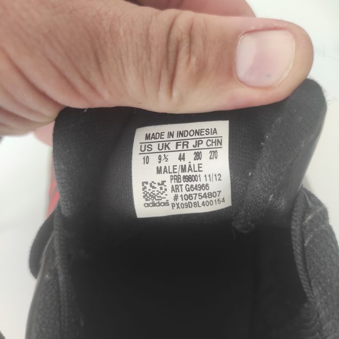 Футболни обувки стоножки Adidas Predator 44