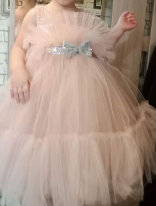 Продам праздничное платье