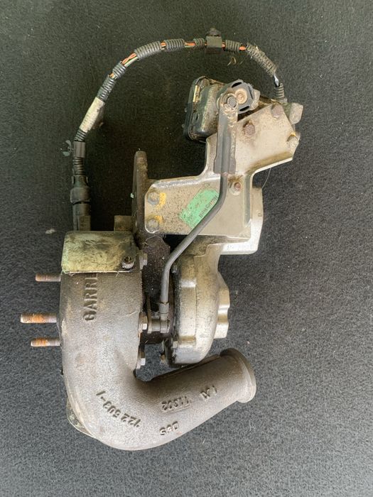 Turbosuflanta  cu geometrie electronica VW Touareg 5.0 Tdi 230 KW V10  2005 2001-2007 . 072145701T