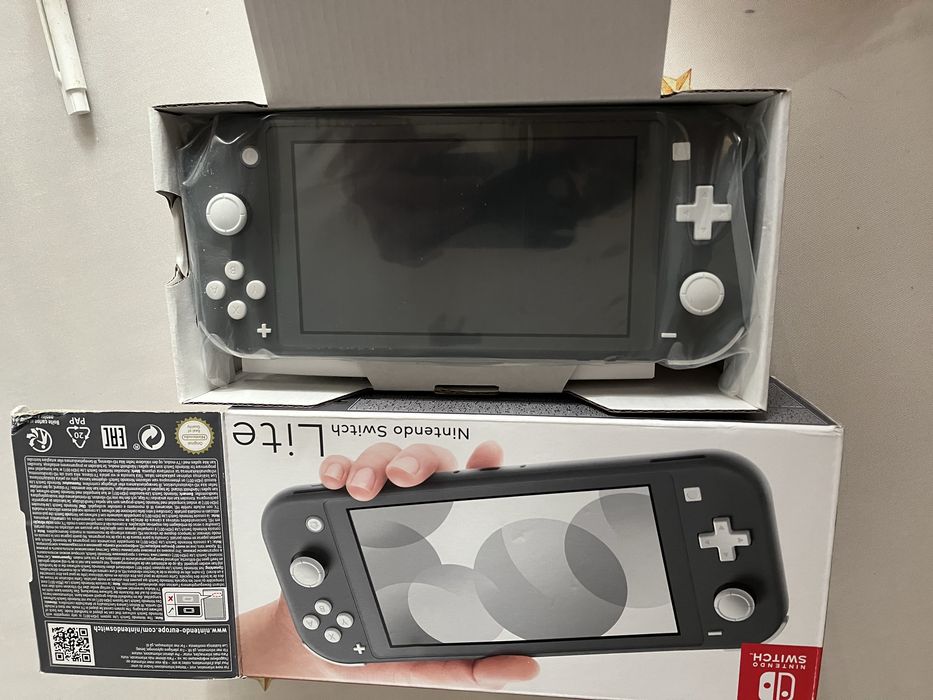 Nintendo Switch Lite.