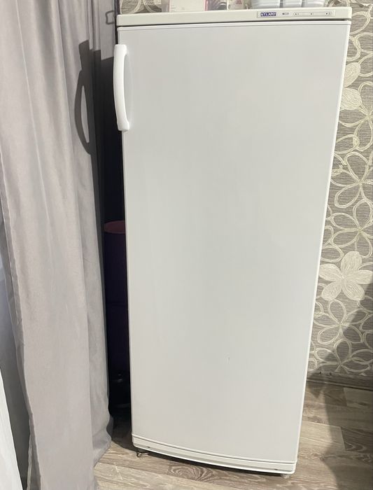 Продам морозильную камеру
