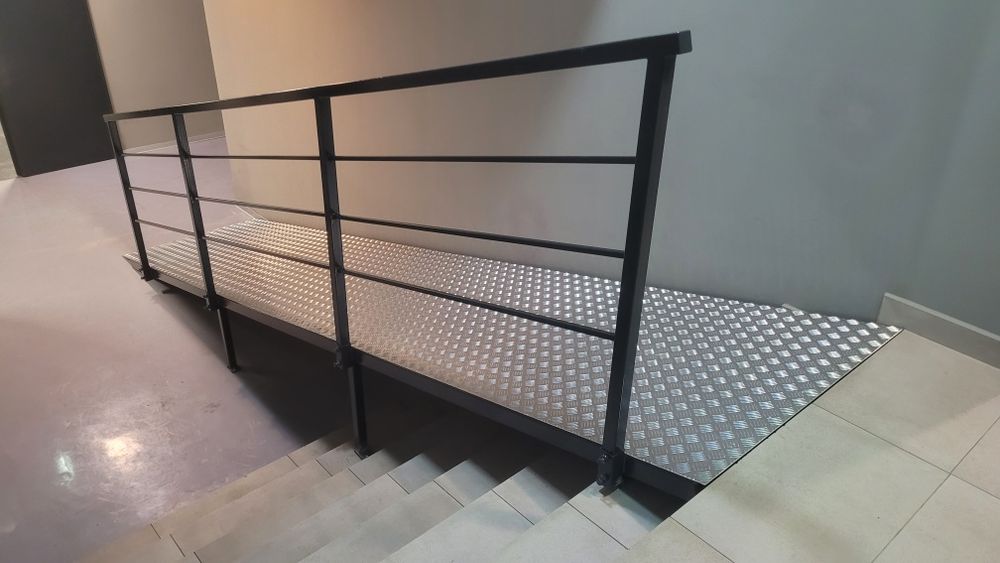 rampa acces pt persoane cu dizabilitati acces carucior pe scari