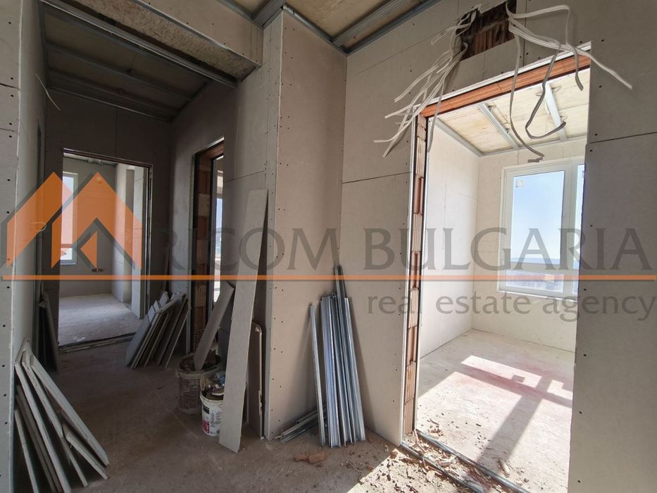 Къща в Варна-м-т Боровец - юг площ 200