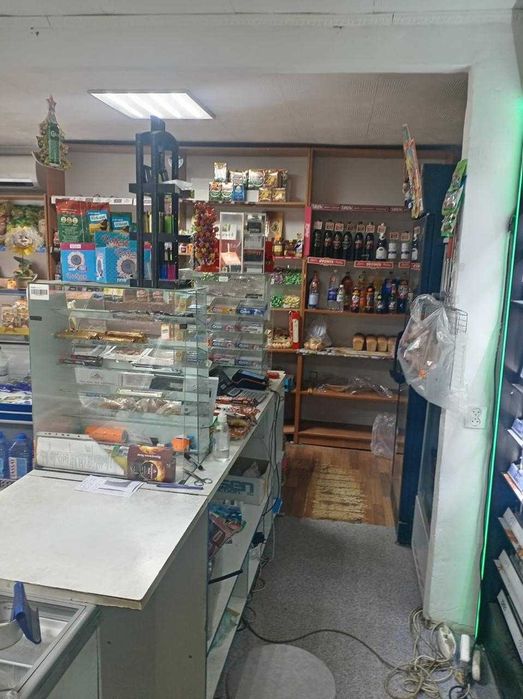 Продаётся магазин в районе 20 мкр