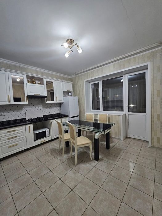 Обеданный стол раздвижной