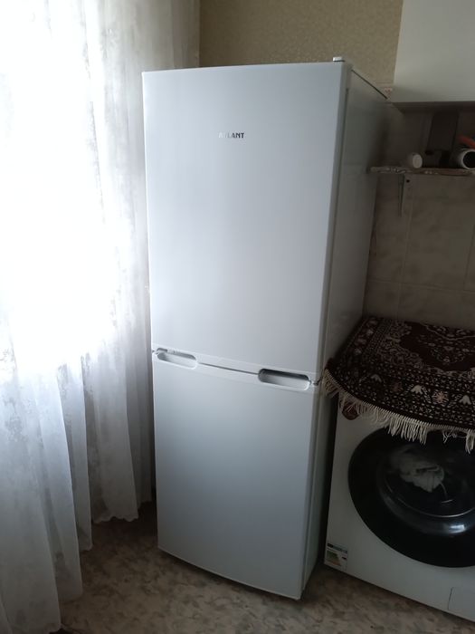 Продам холодильник в ХТС