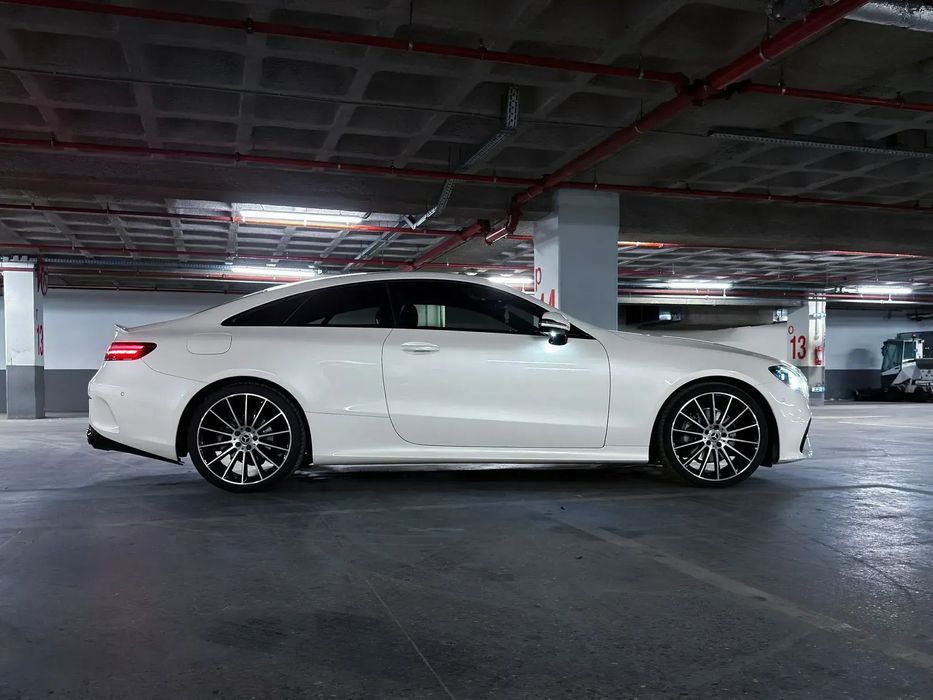 Mercedes-Benz E Primul Proprietar / Pachet AMG / Istoric Complet