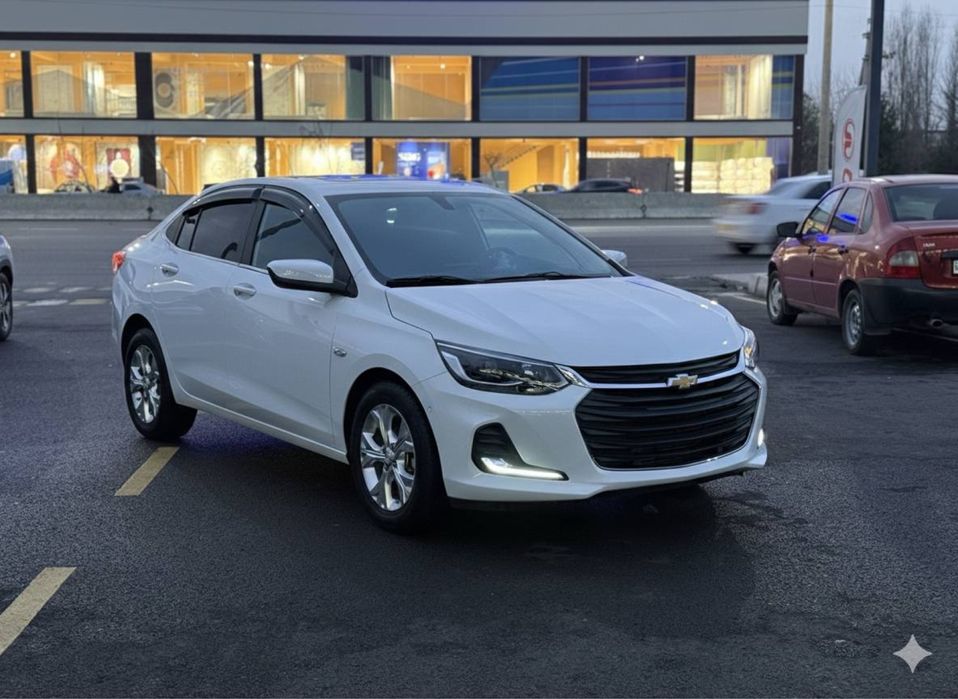 Chevrolet Onix Premier 2