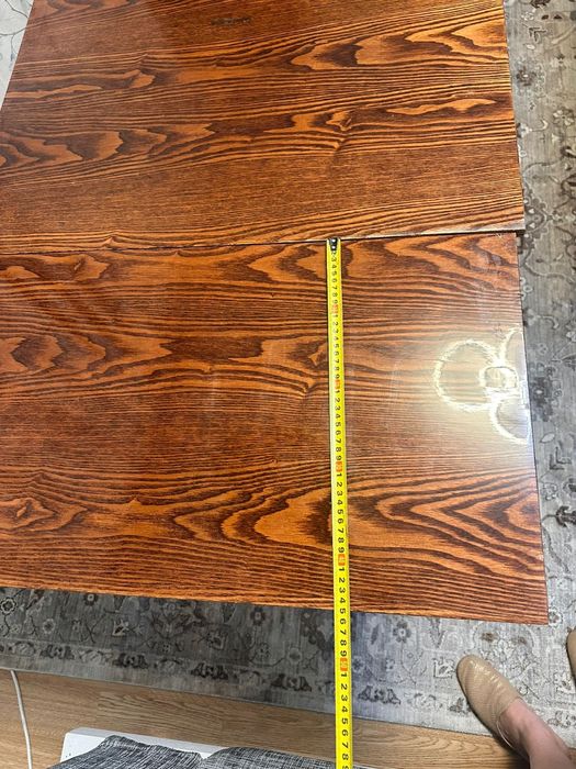 Качественный, добротный стол