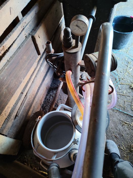 Vînd aparat de muls goardelini