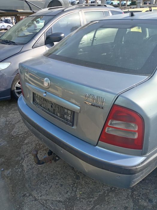 Cârlig de remorcare  Octavia Mondeo Fabia Polo Doblo .grila Sandero