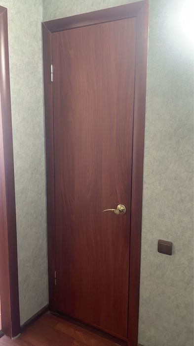 Продам две двери 60 см, б/у