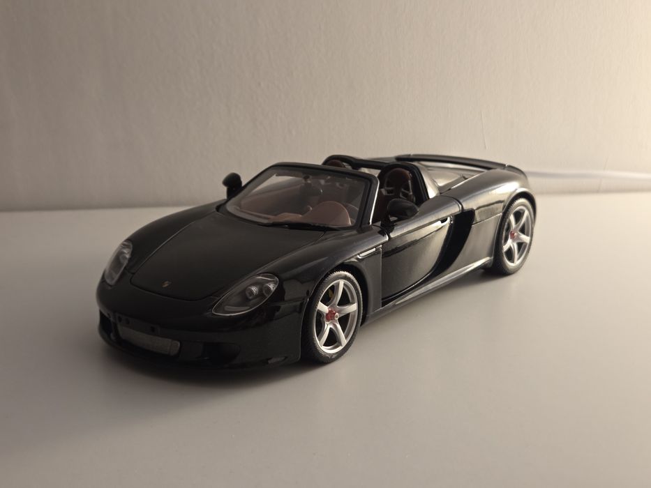 Macheta Maisto 1/18 Porsche Carrera GT