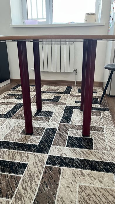 Продам круглый стол