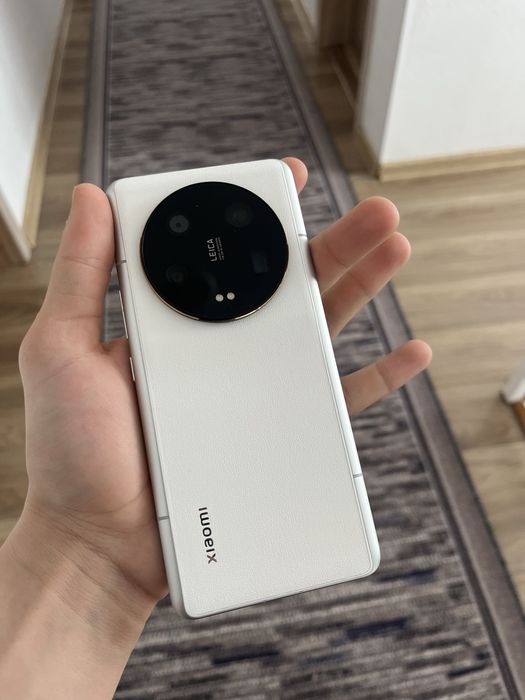 Обменю или продам сяоми 13ультра