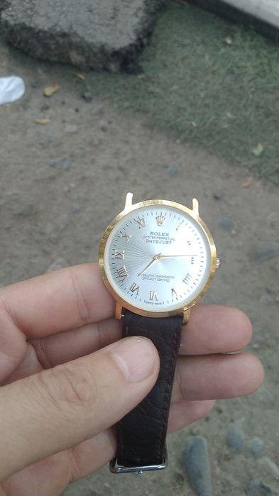 Продам часы золотой