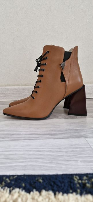 Кожаные ботильоны