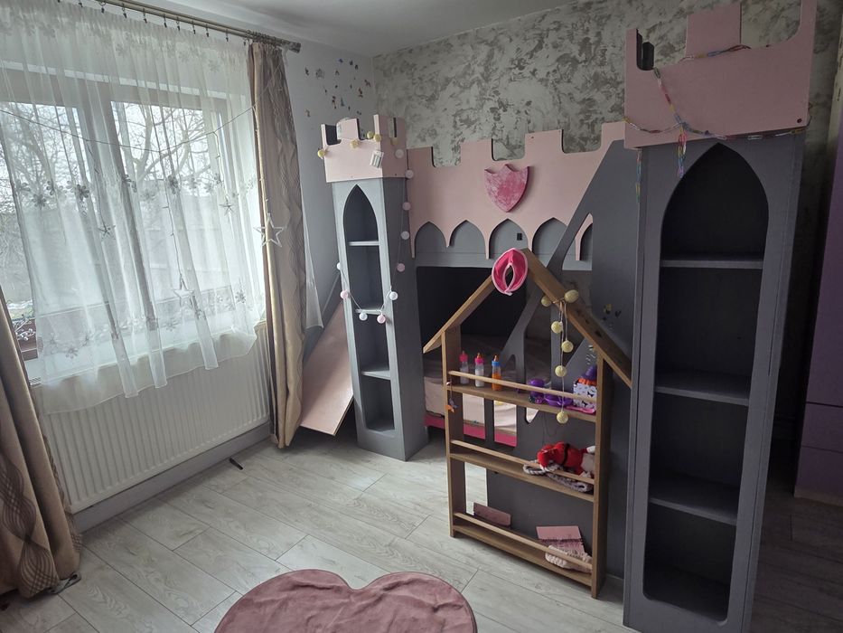 Vând pat castel pentru copii folosit