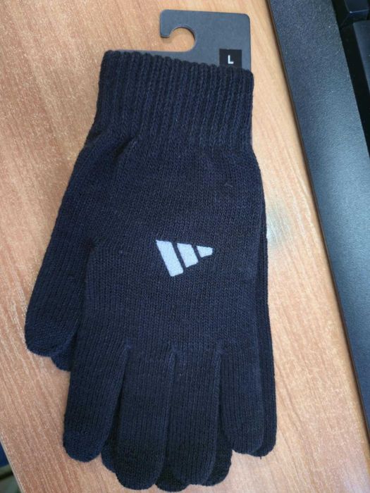 продавам зимни ръкавици адидас