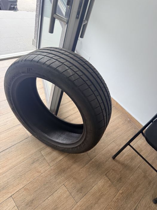 Anvelope Dunlop 255/45 zr20 dot 2023 de vara, aproape noi