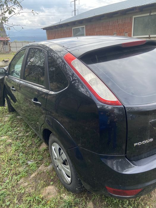 Ford focus 2009 ,1,6 diesel ,intreg sau dezmembrez