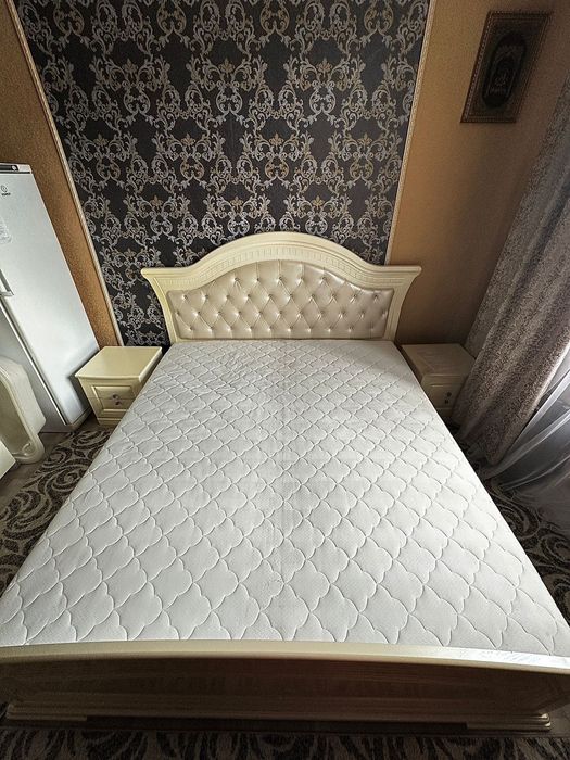 Кровать двуспальная