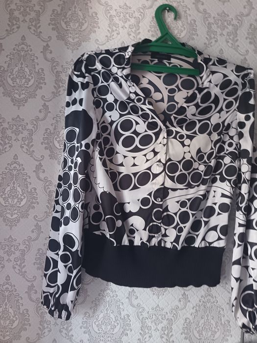 Продам блузки нарядные